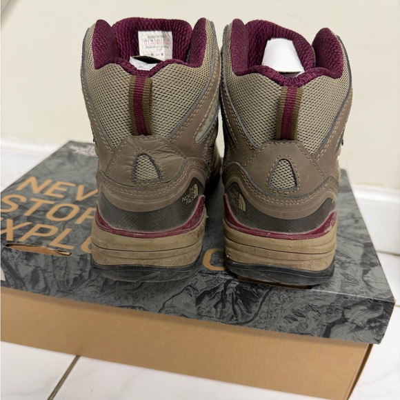 The north face  WOMEN'S HEDGEHOG FASTPACK MID GORE-TEX® boot (size 7.5) - Picture 3 of 5